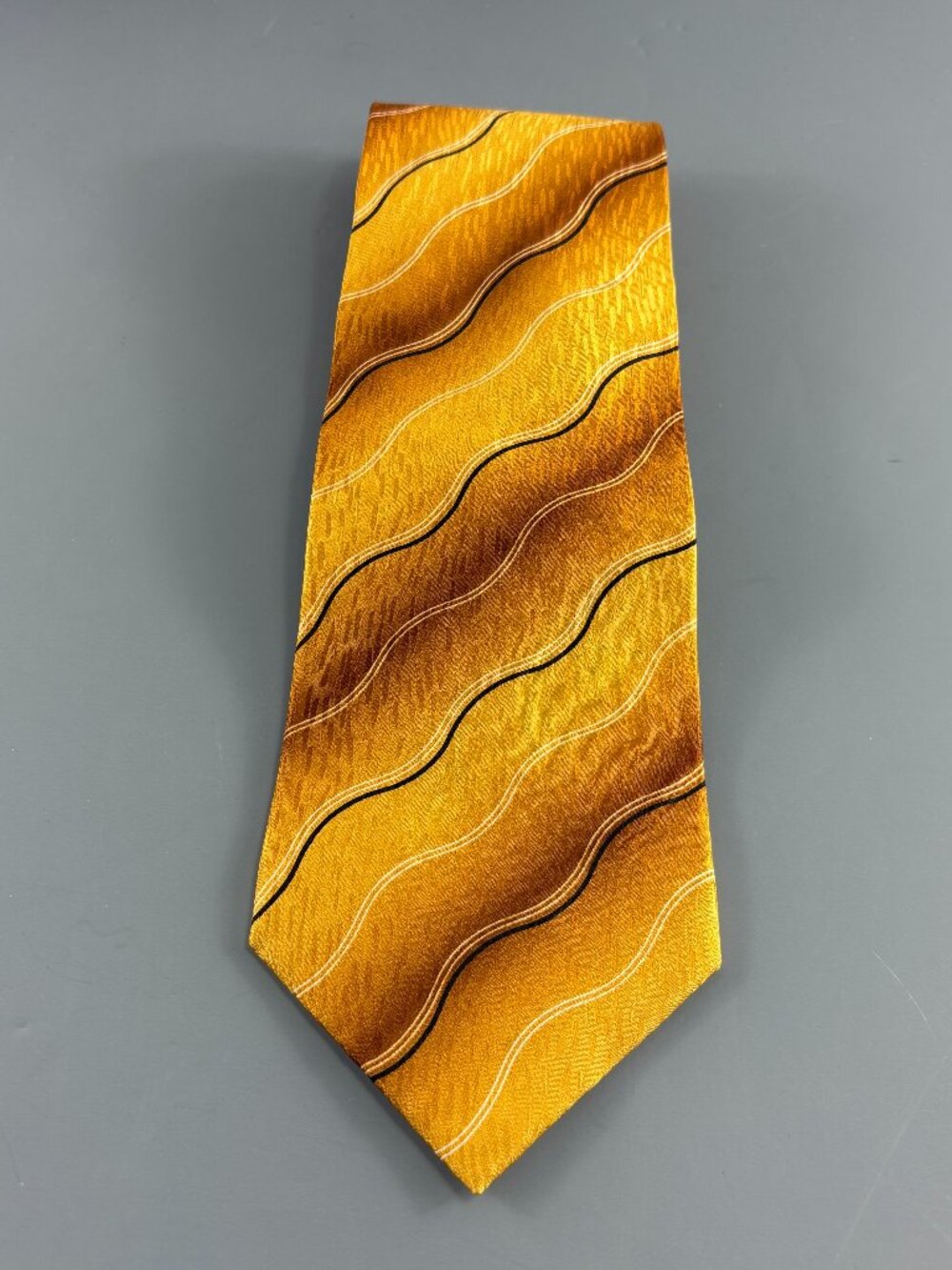 No Brand Gold / Black Wavy Design Men's Tie 4" x 60"